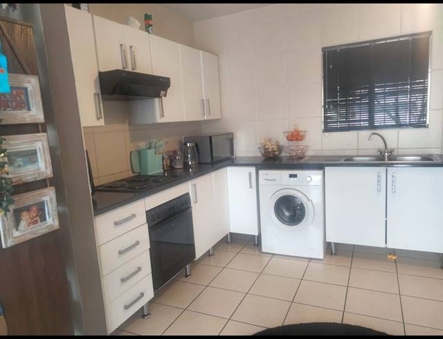 2 BEDROOM FLAT FOR SALE IN SONNEGLANS
